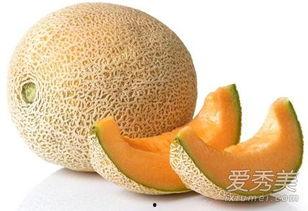 吃哈密瓜喝水苦,揭秘消暑佳果的食用奥秘