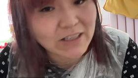 老嫂子吃瓜图,夏日闲情逸致瞬间捕捉