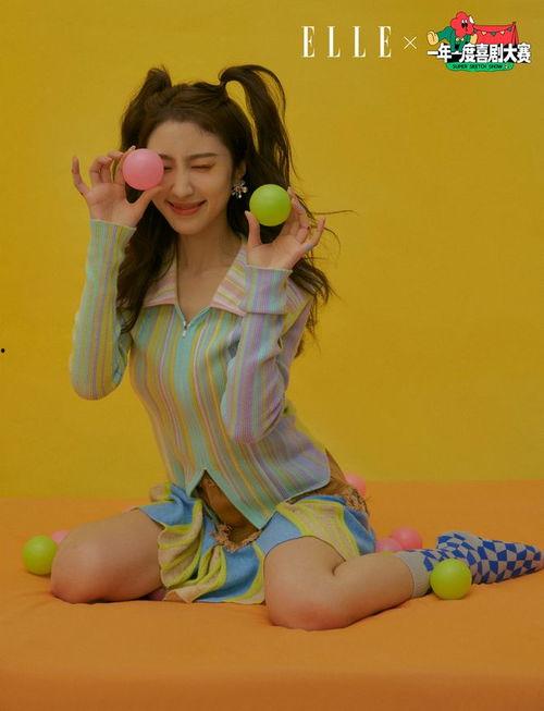 小婉管乐吃瓜造型