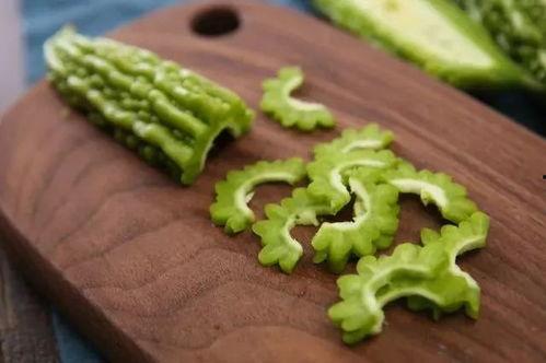 小巷人家全员吃蛇瓜,传承民间美食文化